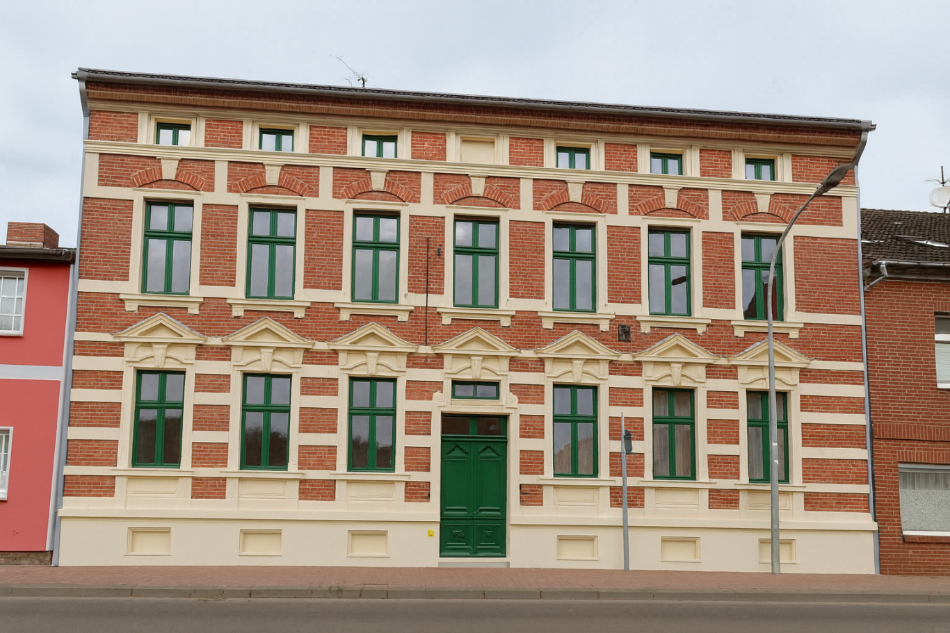 Künftiger Ansicht der historischen Fassade (KI-generiert)